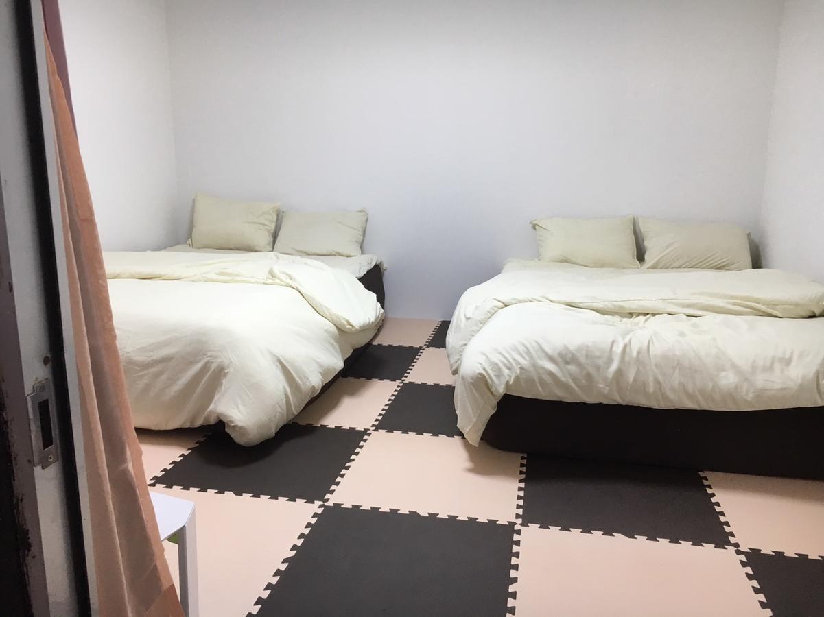Gettou Moon Peach Minamidaito Quarto foto